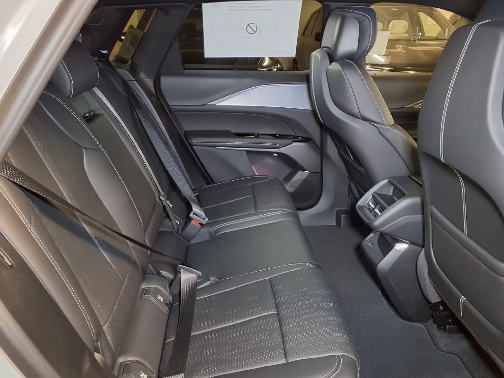2027 Cadillac LYRIQ Sport - Photo 7