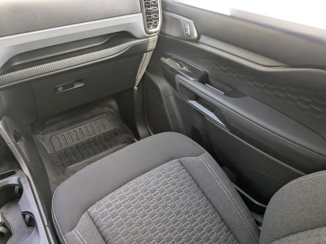Certified Used 2025 Oxford White Ford XL image 17