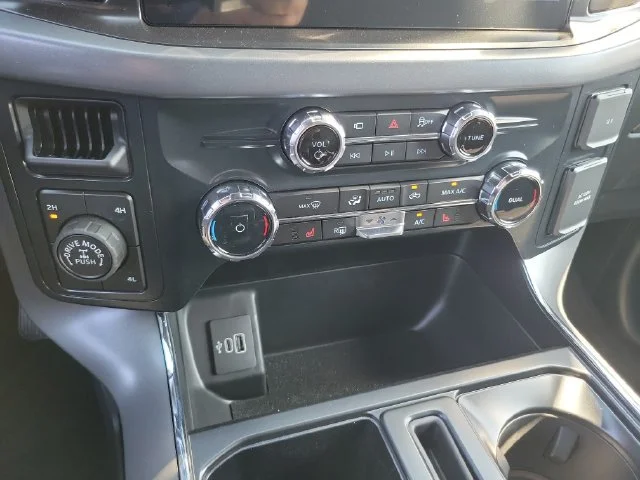 New 2026 Oxford White Ford XLT image 26
