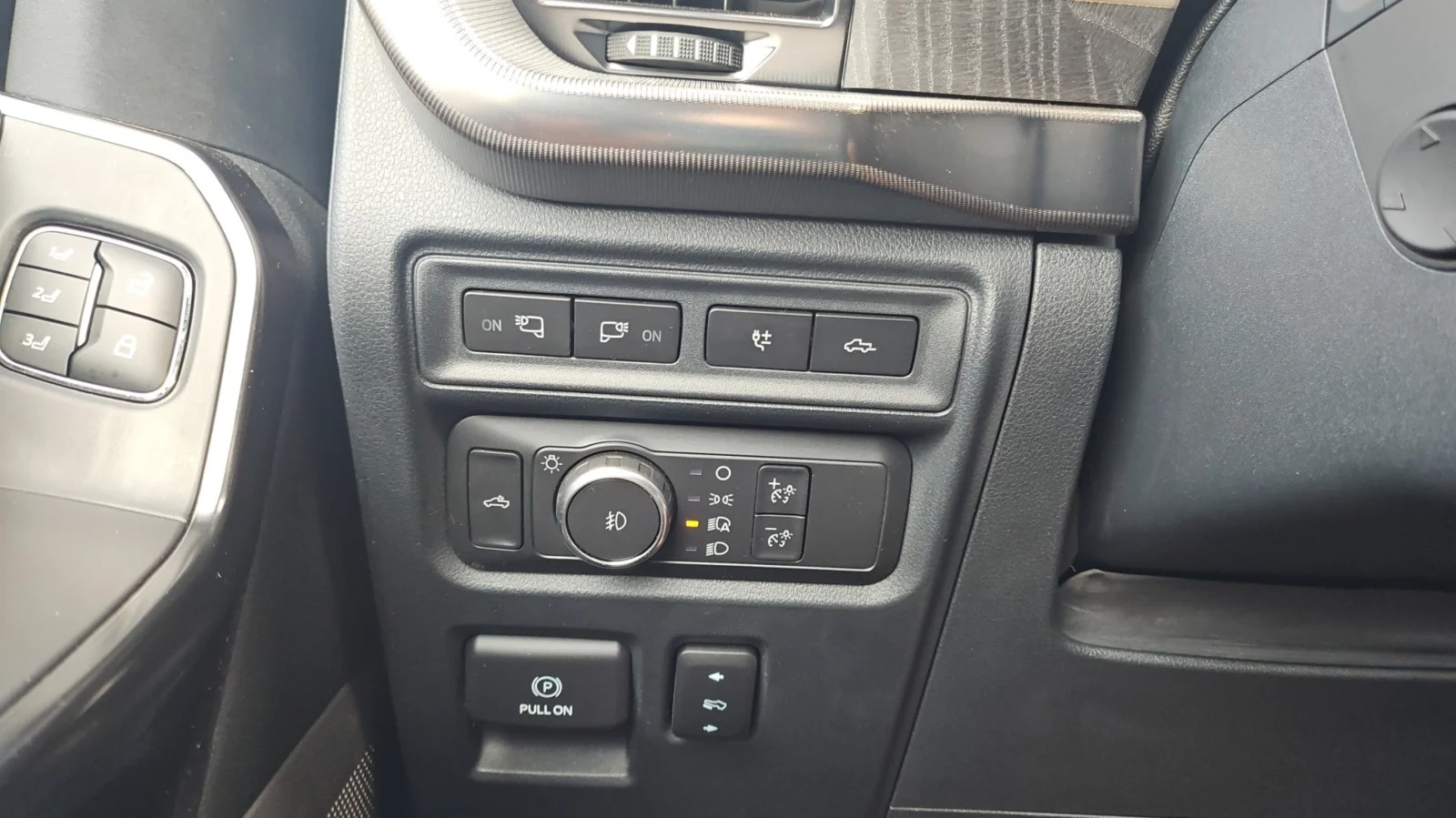 Used 2021 Red Ford Platinum 4WD image 16