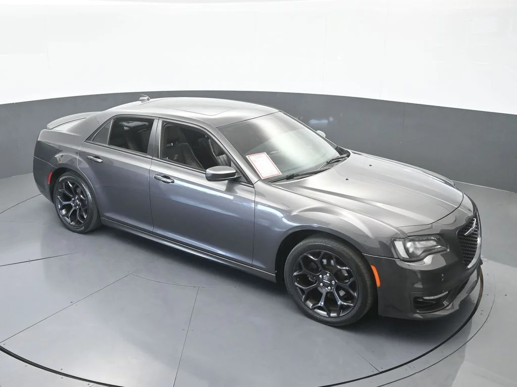 Used 2020 Granite Crystal Metallic Clearcoat Chrysler S image 54