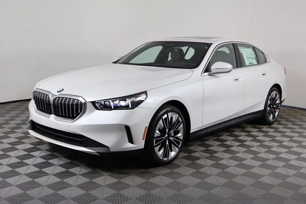 2026 BMW 5 Series 530i xDrive Sedan's photo