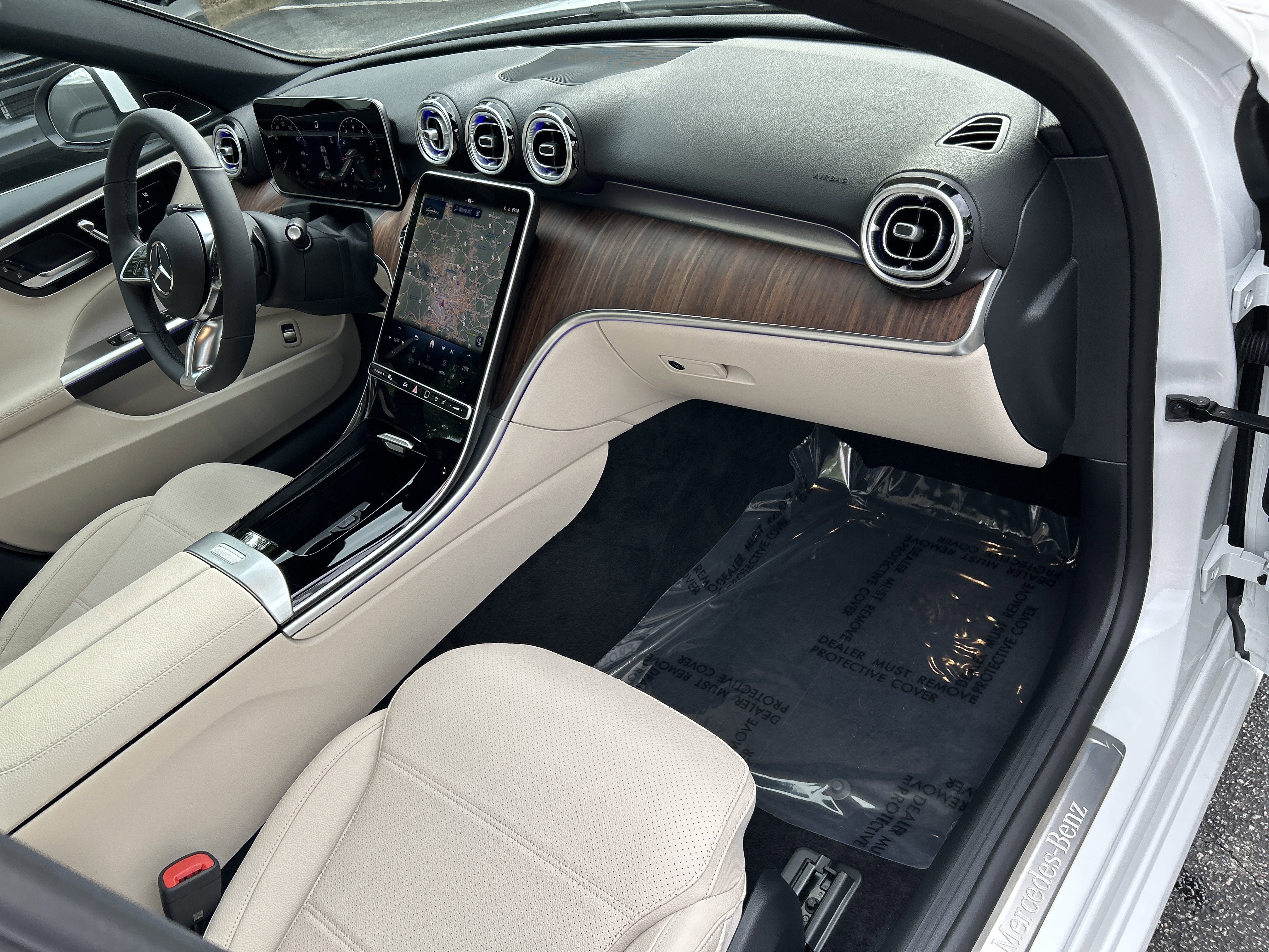 New 2026 MANUFAKTUR Moonlight White Metallic Mercedes-Benz C 300 4MATIC® Sedan image 42