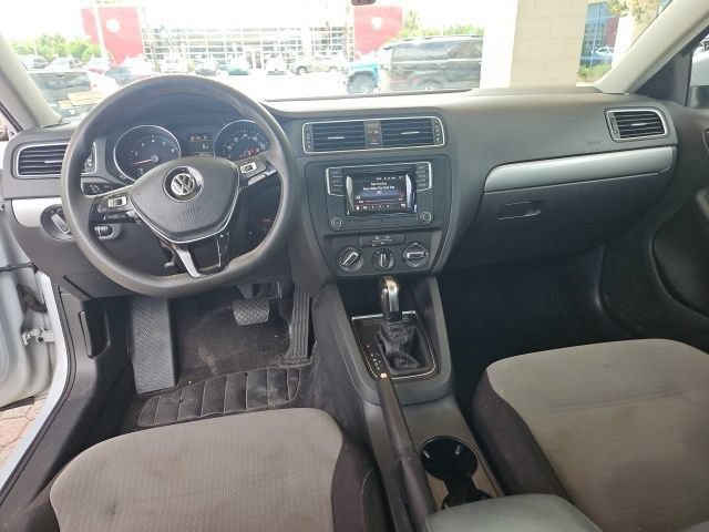 Used 2017 White Silver Metallic Volkswagen 1.4T S image 15