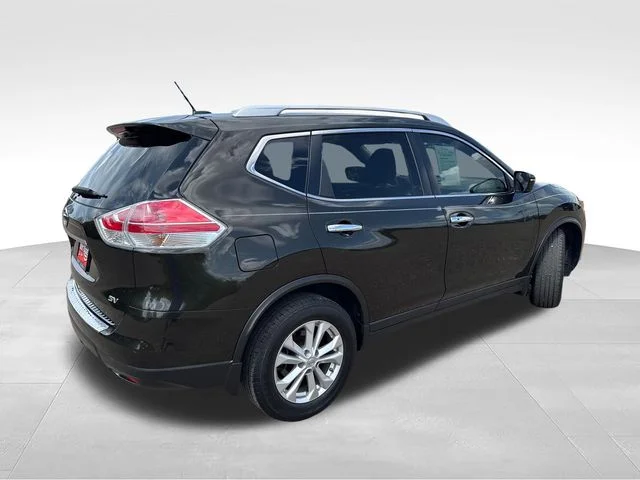 Used 2016 Green Nissan SV image 7