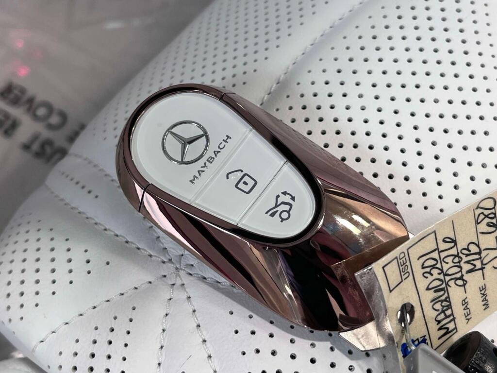 New 2026 MANUFAKTUR Garnet Red Metallic (Red Ambiance) Mercedes-Benz Maybach SL 680 Monogram Series image 4