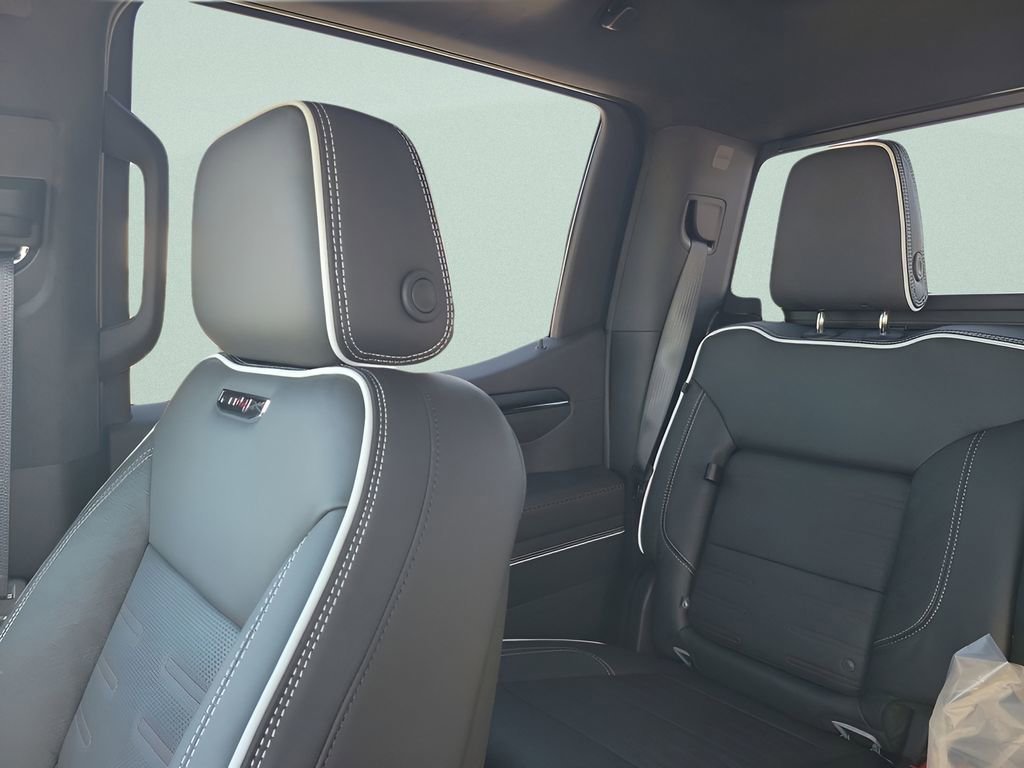 2026 GMC Sierra 1500 AT4X - Photo 12