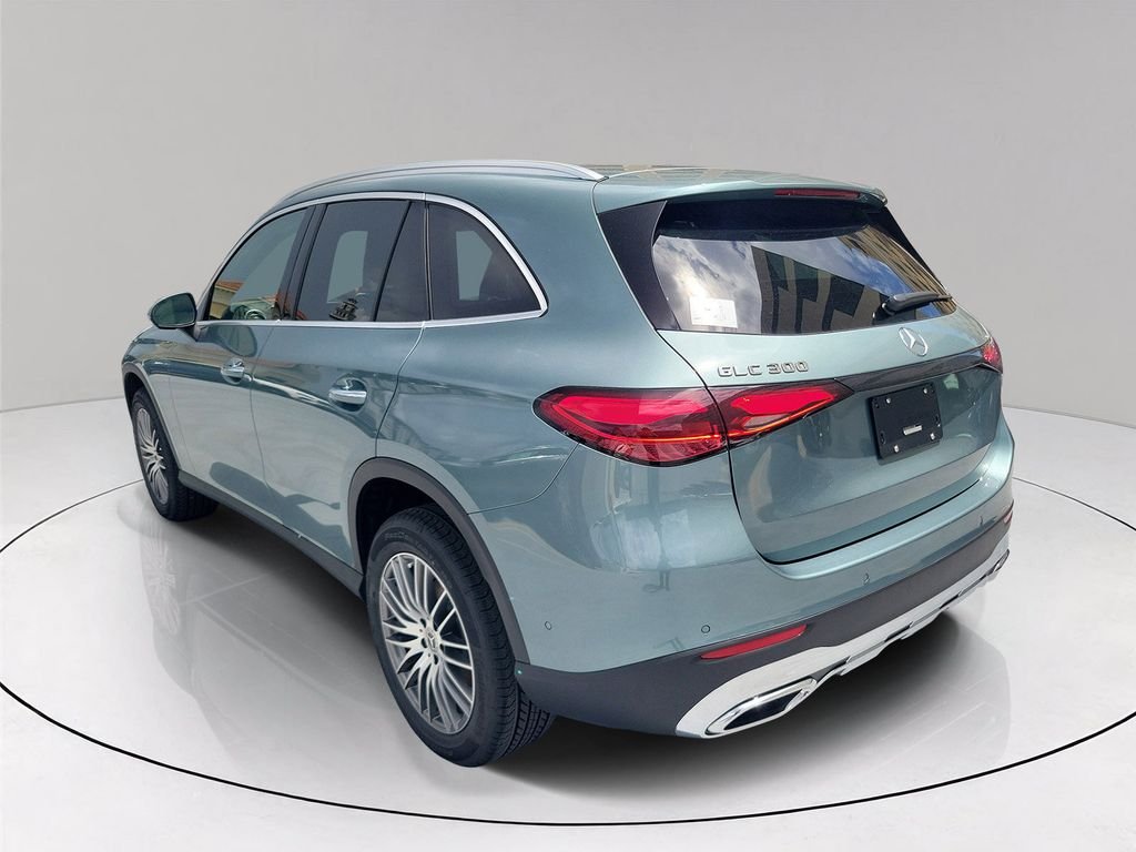 New 2026 Verde Silver Metallic Mercedes-Benz GLC 300 image 4