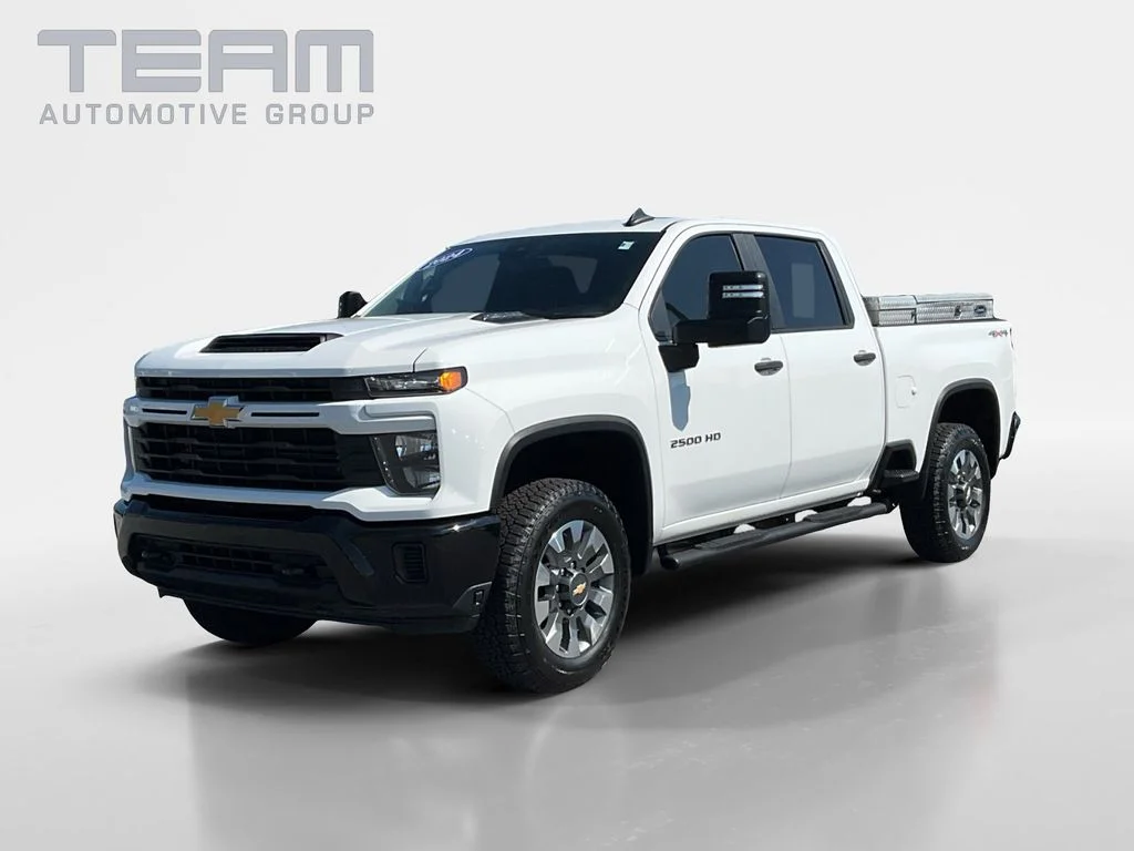 Used 2024 White Chevrolet Custom image 3