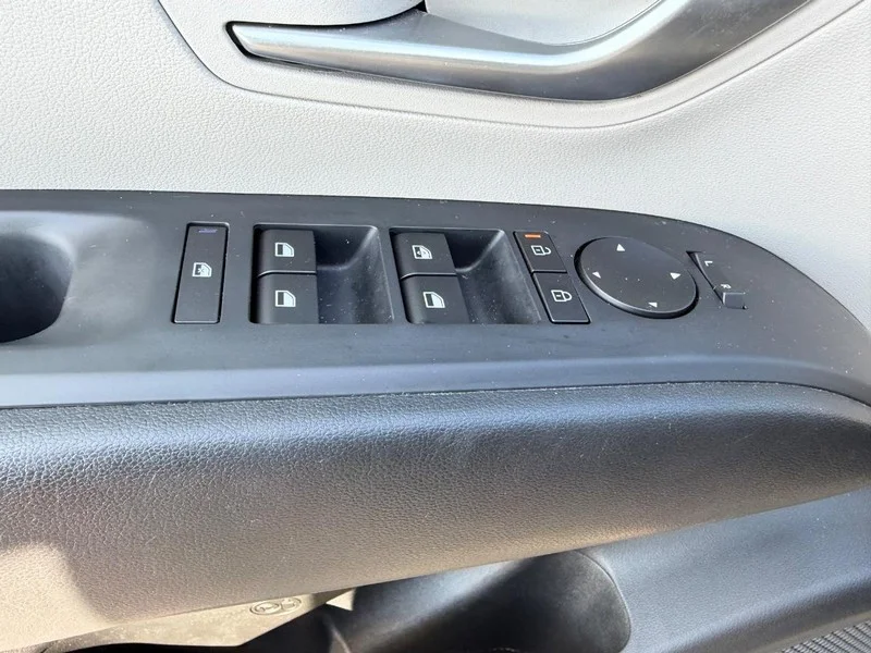 Certified Used 2025 Hampton Gray Hyundai SE image 18