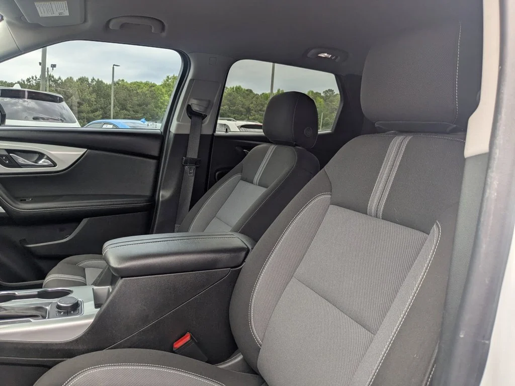 Used 2025 Summit White Chevrolet LT image 14