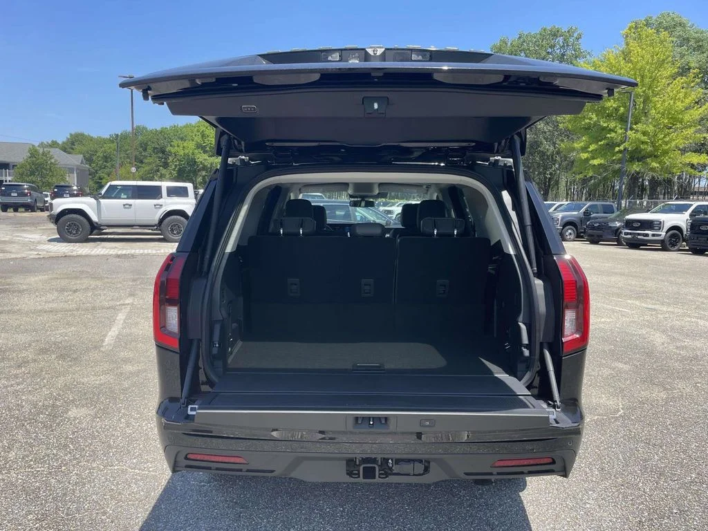 New 2026 Black Ford Active image 10