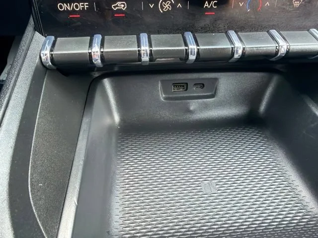 Used 2026 Rapids Metallic GMC Elevation image 33