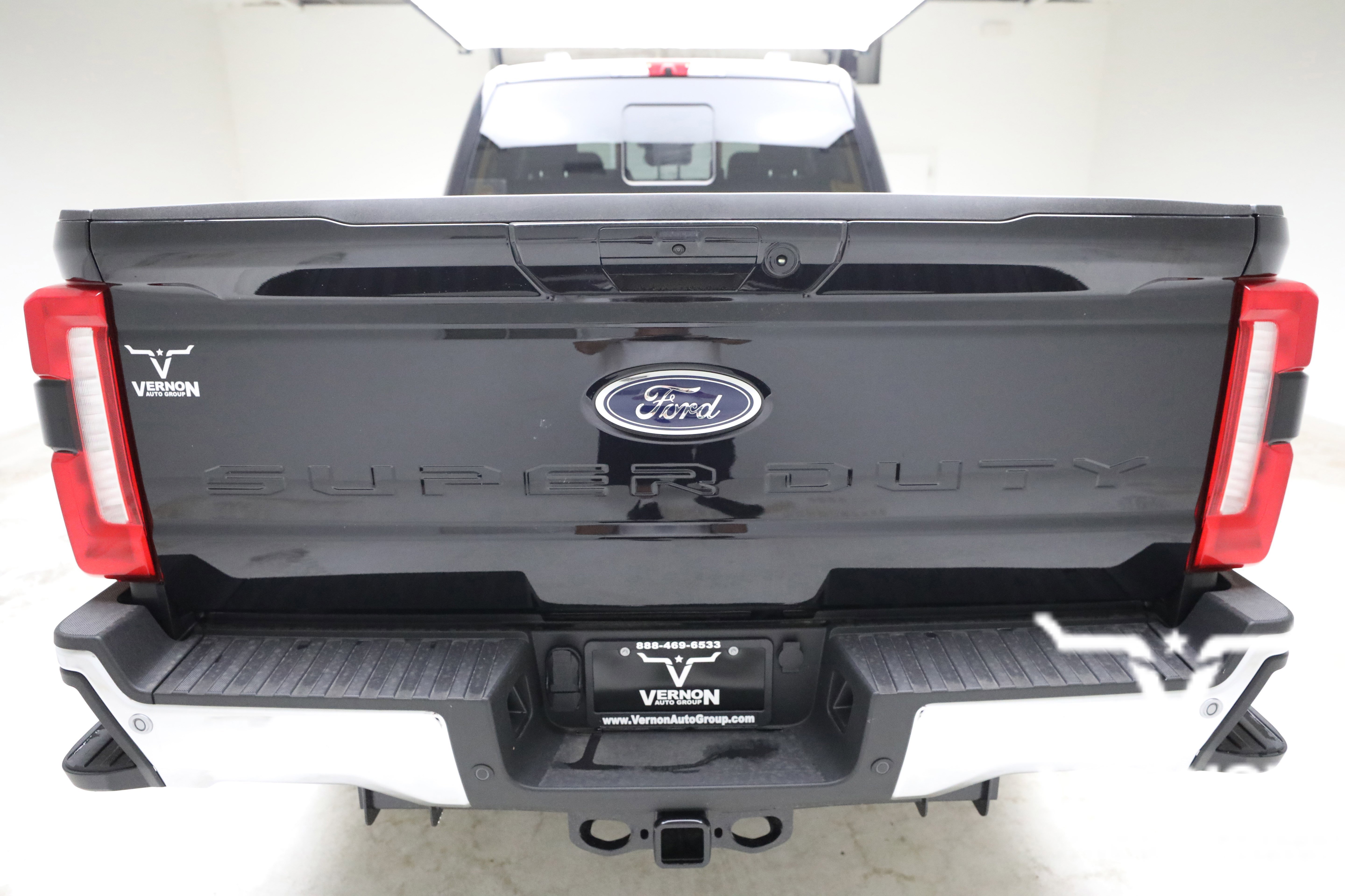 New 2026 Agate Black Metallic Ford  image 4