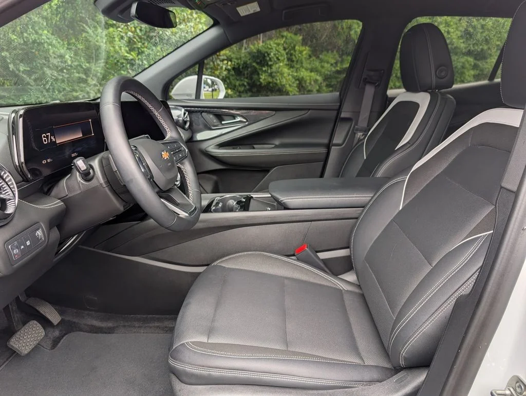 Used 2024 White Chevrolet LT image 15