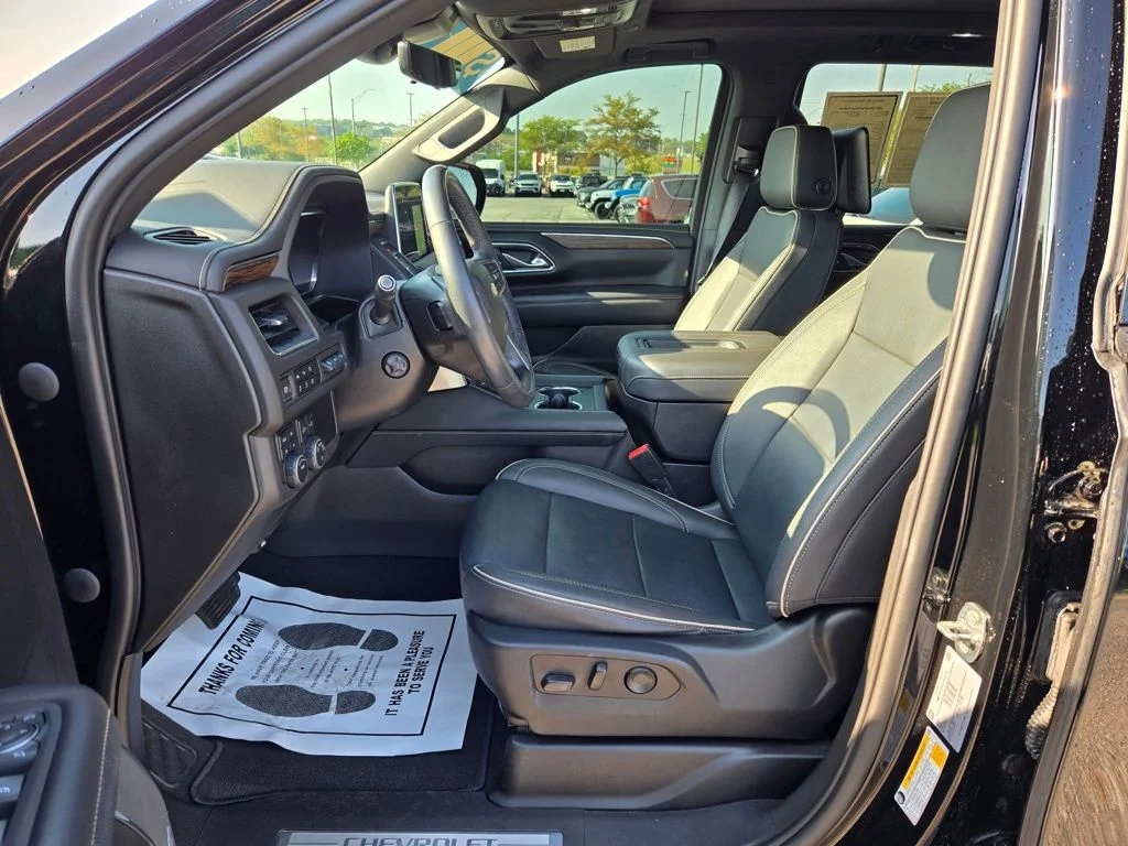 Used 2023 Black Chevrolet Premier image 17