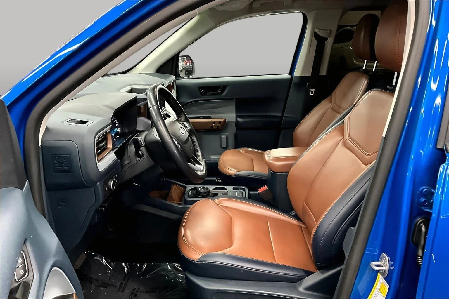Used 2022 Velocity Blue Metallic Ford Lariat image 7