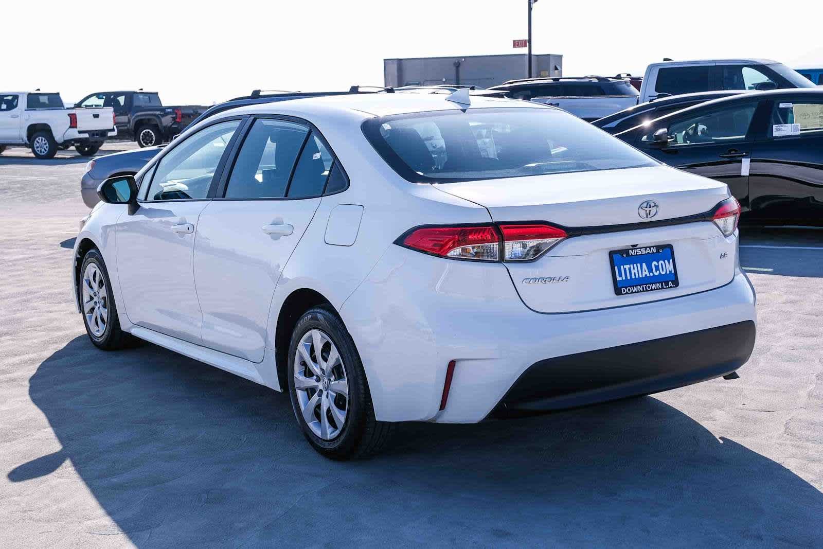 Used 2025 Ice Cap Toyota LE image 6