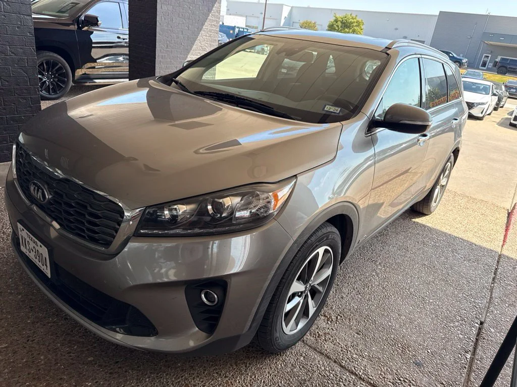 Used 2019 Silver Kia EX image 1