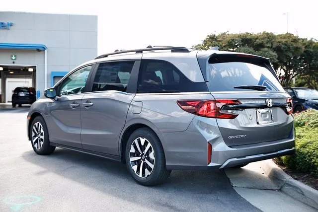2026 Honda Odyssey EX-L - Photo 9
