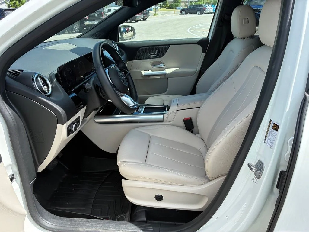 Used 2025 White Mercedes-Benz GLA 250 image 15
