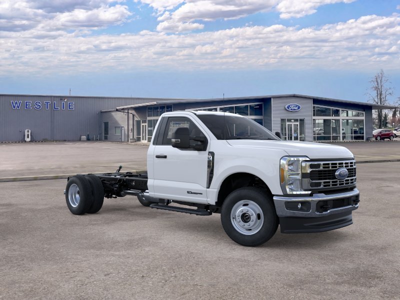 2026 Ford F-350 Super Duty Chassis Cab XL - Photo 7