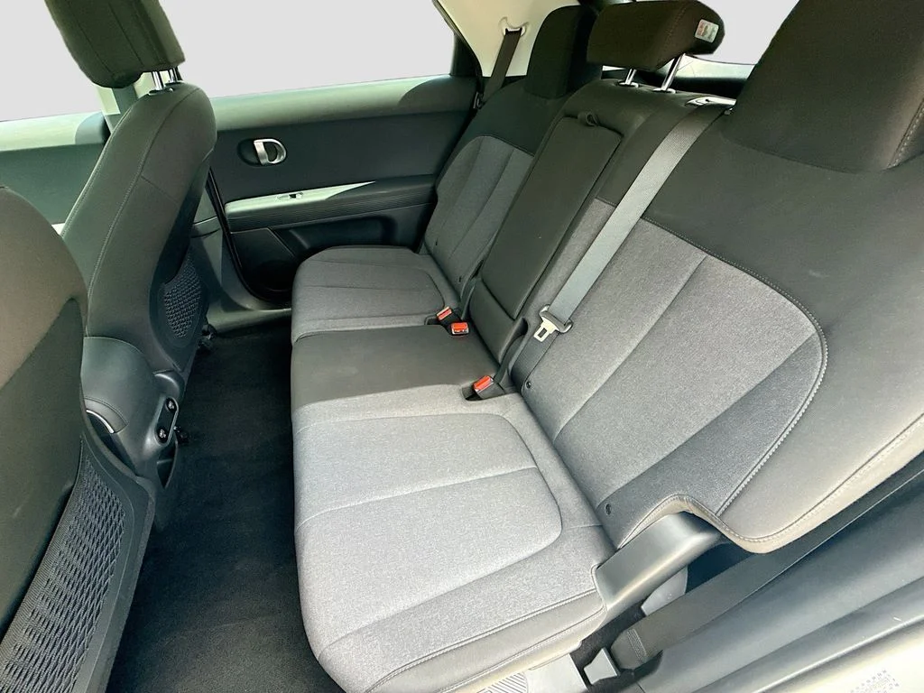 Used 2023 White Hyundai SE image 25