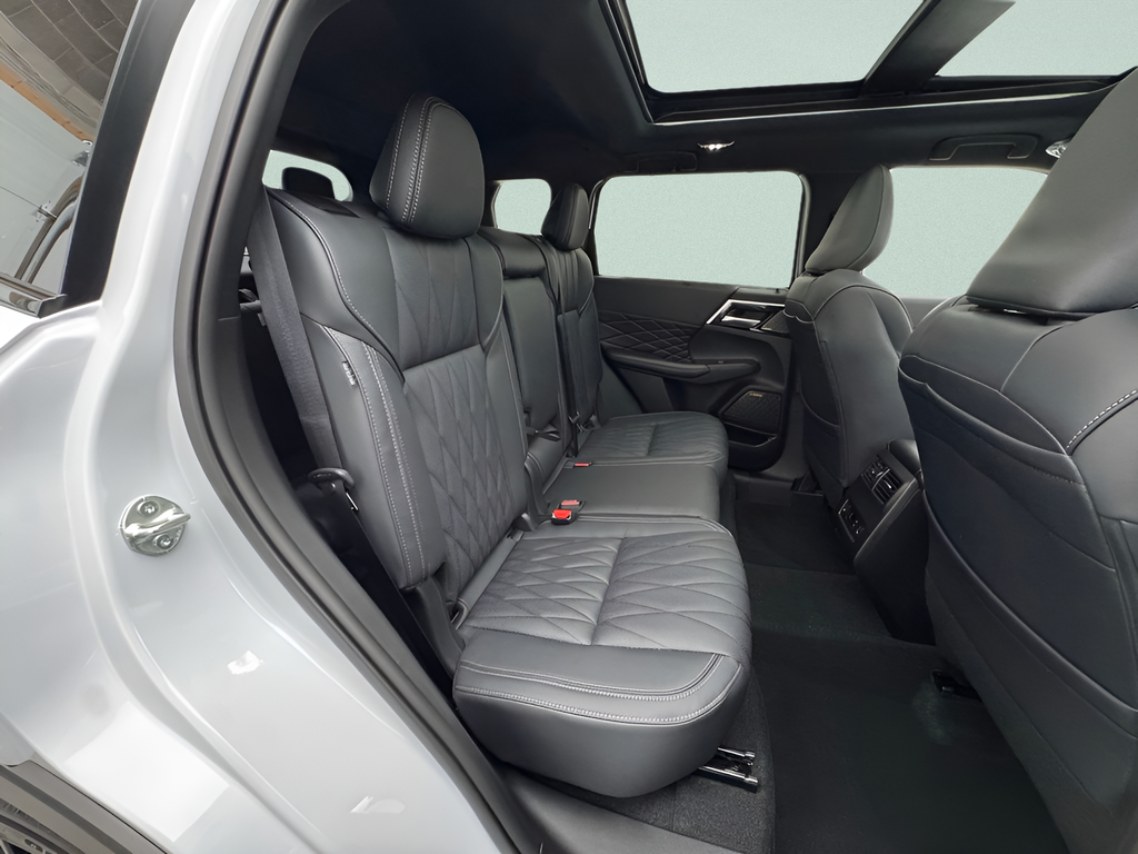 New 2026  Mitsubishi Black Edition image 12