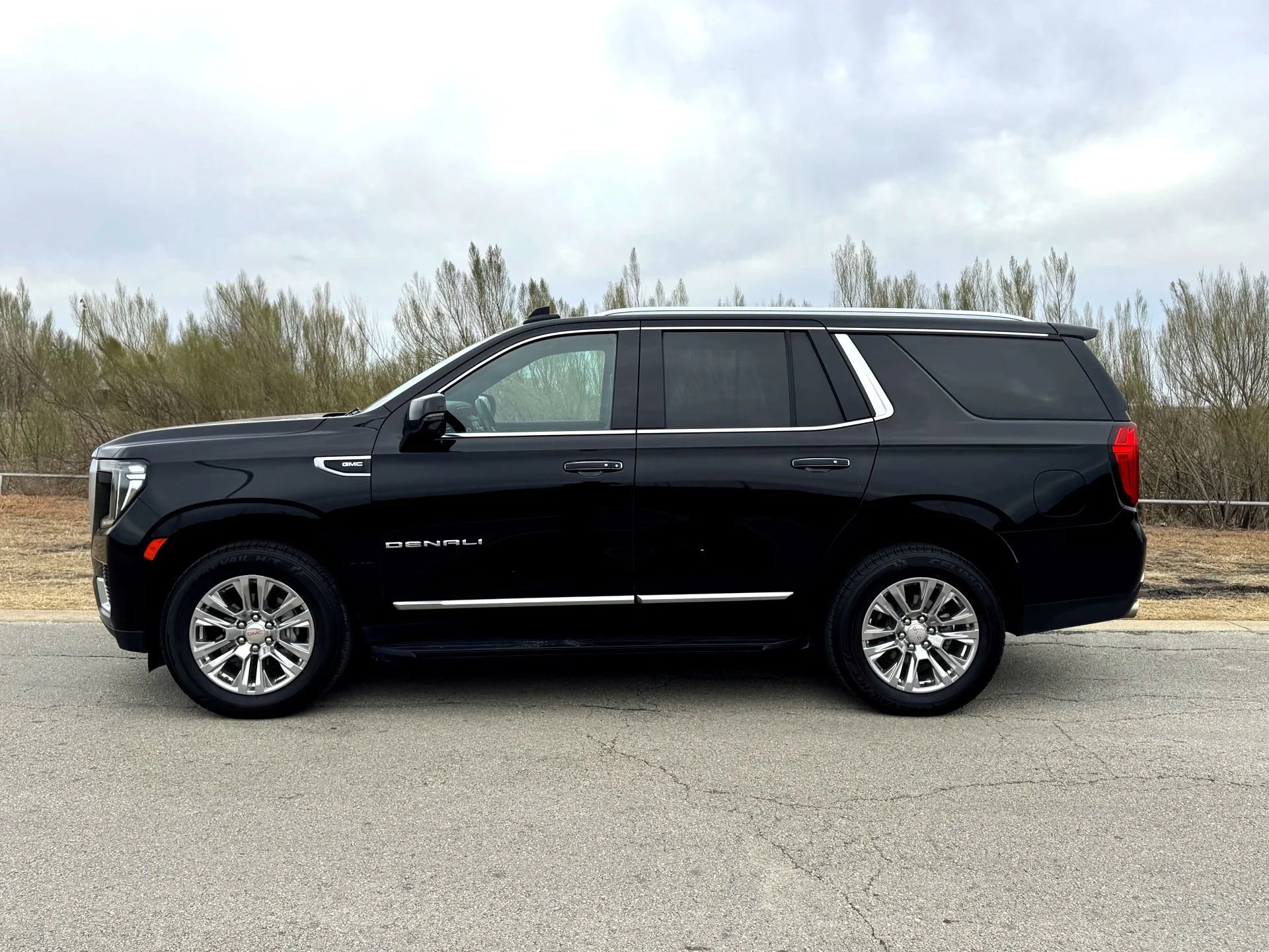 Used 2024 Onyx Black GMC Denali image 11