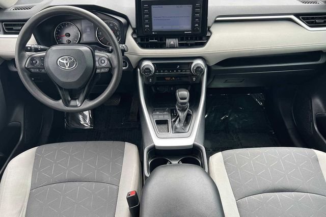 Used 2021 White Toyota XLE image 19