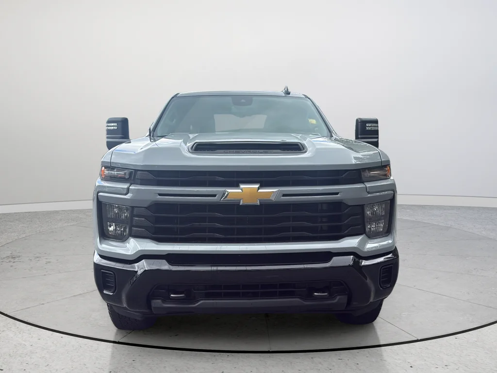 Used 2024 Gray Chevrolet Custom image 4