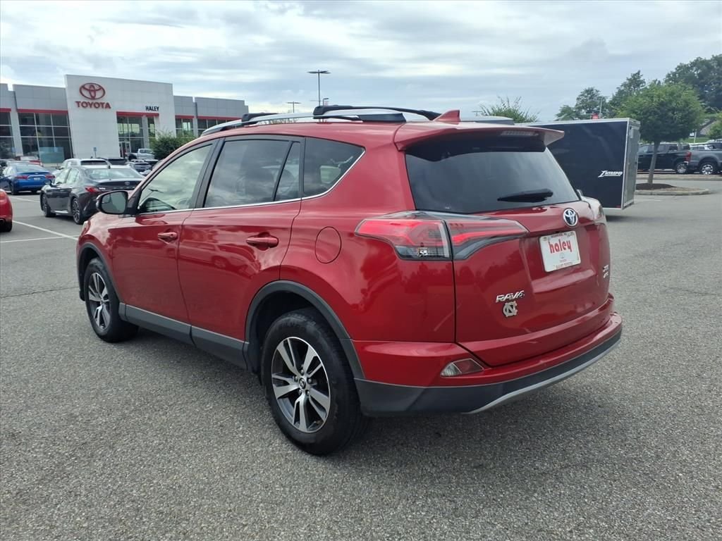 Used 2017 Red Toyota XLE image 7