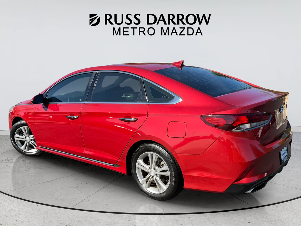 Used 2018 Red Hyundai Sport image 3