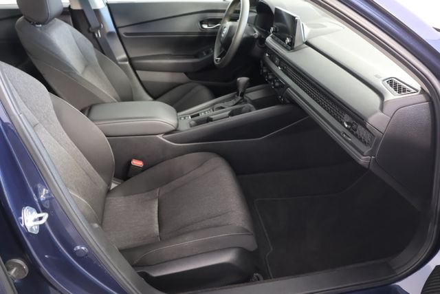 Used 2025 Blue Honda SE image 24