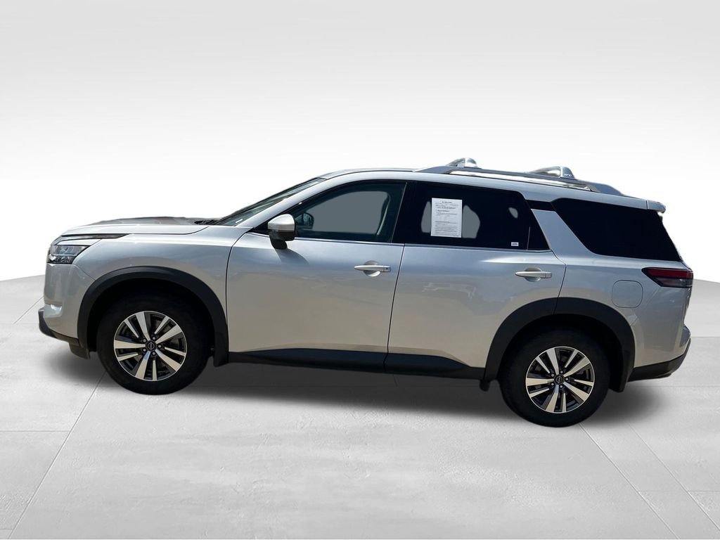 Used 2023 Silver Nissan SL image 2