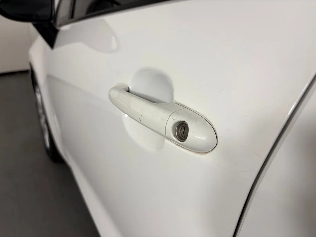 Used 2016 White Kia LX image 12