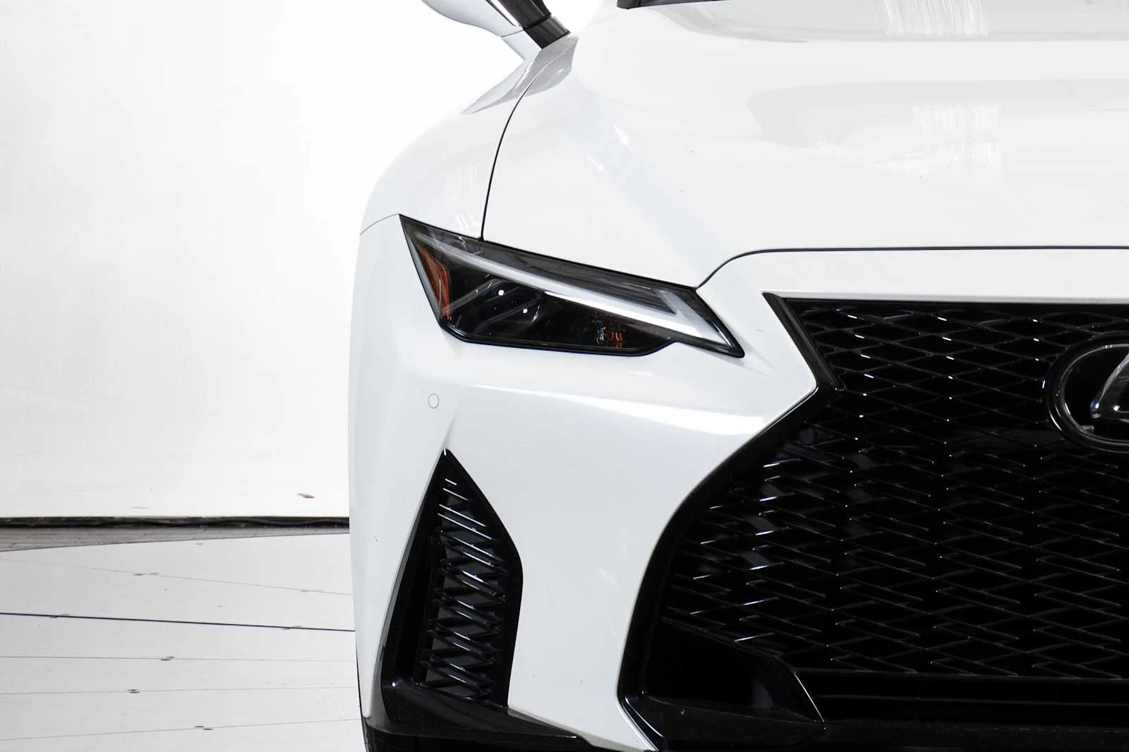 Used 2024 Ultra White Lexus F SPORT image 11