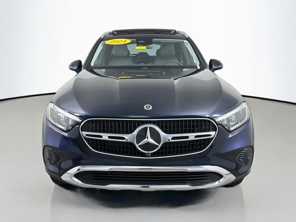Used 2024 Nautical Blue Metallic Mercedes-Benz 300 image 2