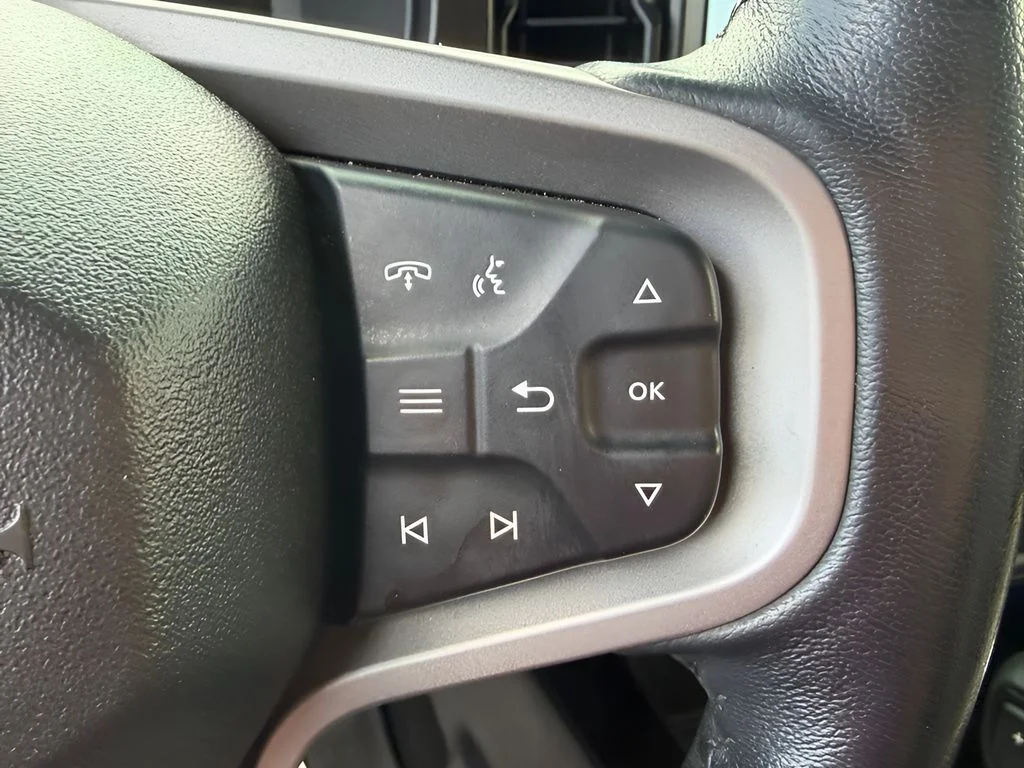 Used 2022 Orange Ford Wildtrak image 28