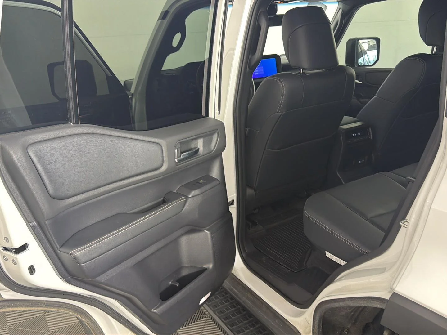 Used 2024 Wind Chill Pearl Toyota Base image 10