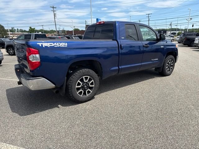 Used 2014 Blue Toyota SR5 image 21