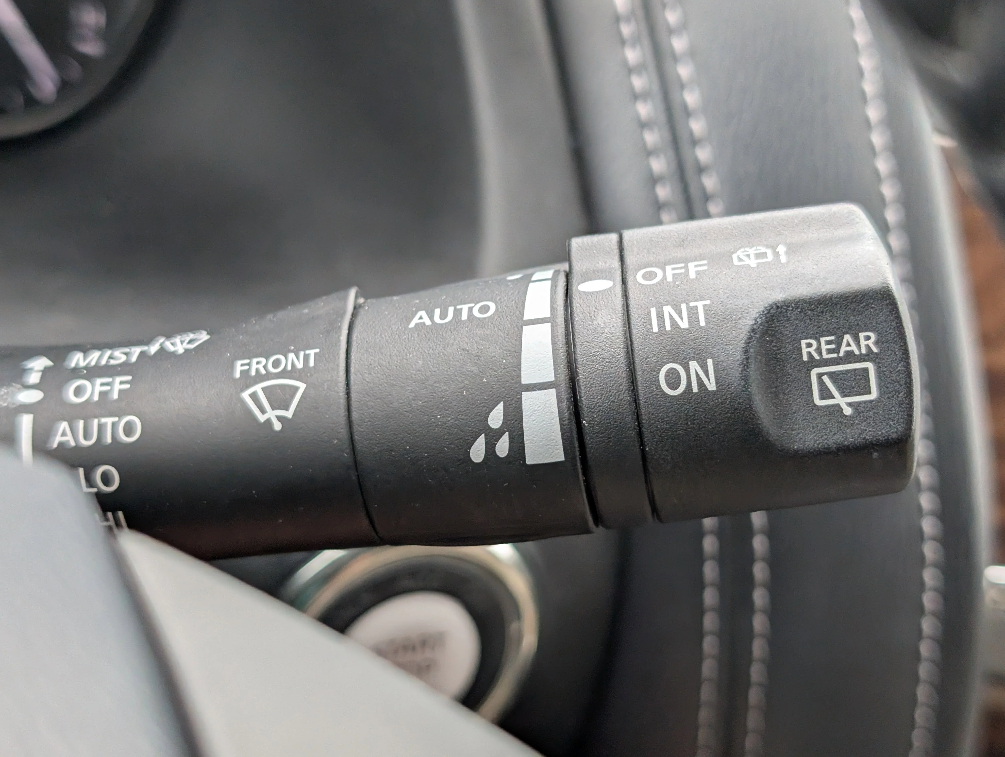 Used 2018 Gun Metallic Nissan Platinum image 28