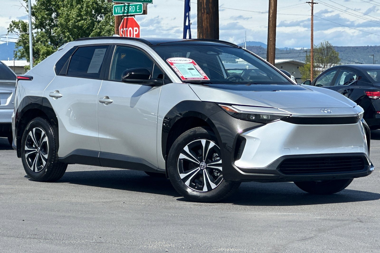 Used 2024 Toyota bZ4X XLE with VIN JTMABACA8RA073570 for sale in Medford, OR