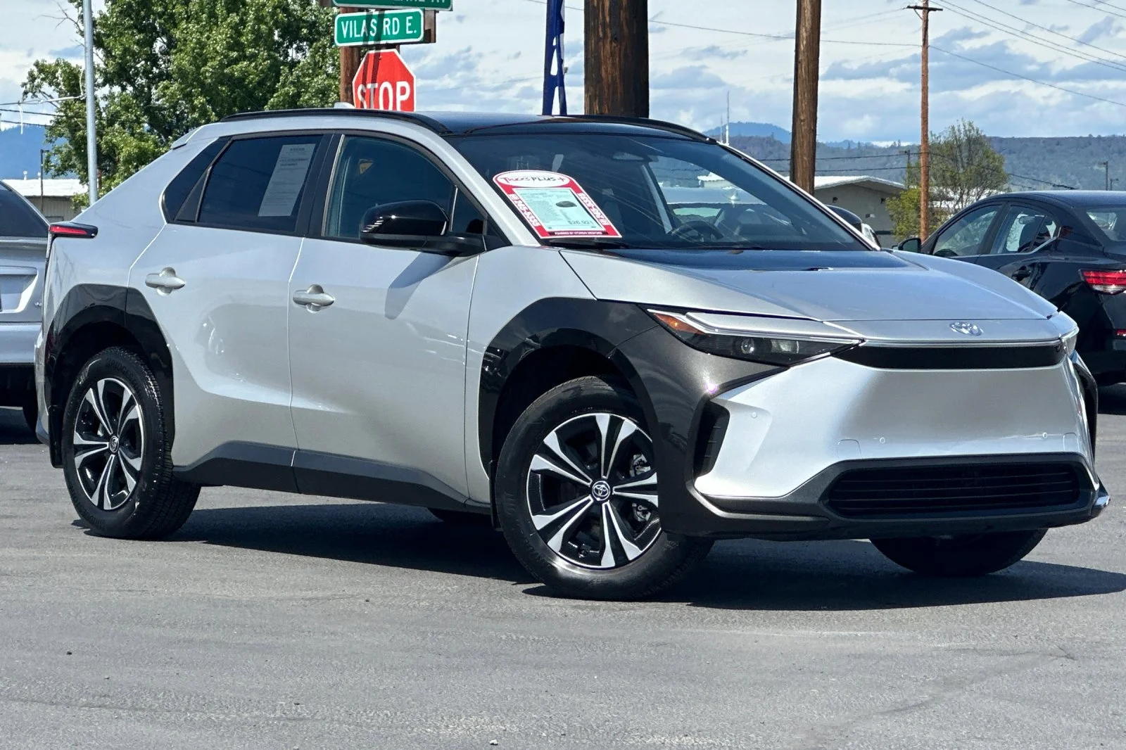 Used 2024 Toyota bZ4X XLE with VIN JTMABACA8RA073570 for sale in Medford, OR