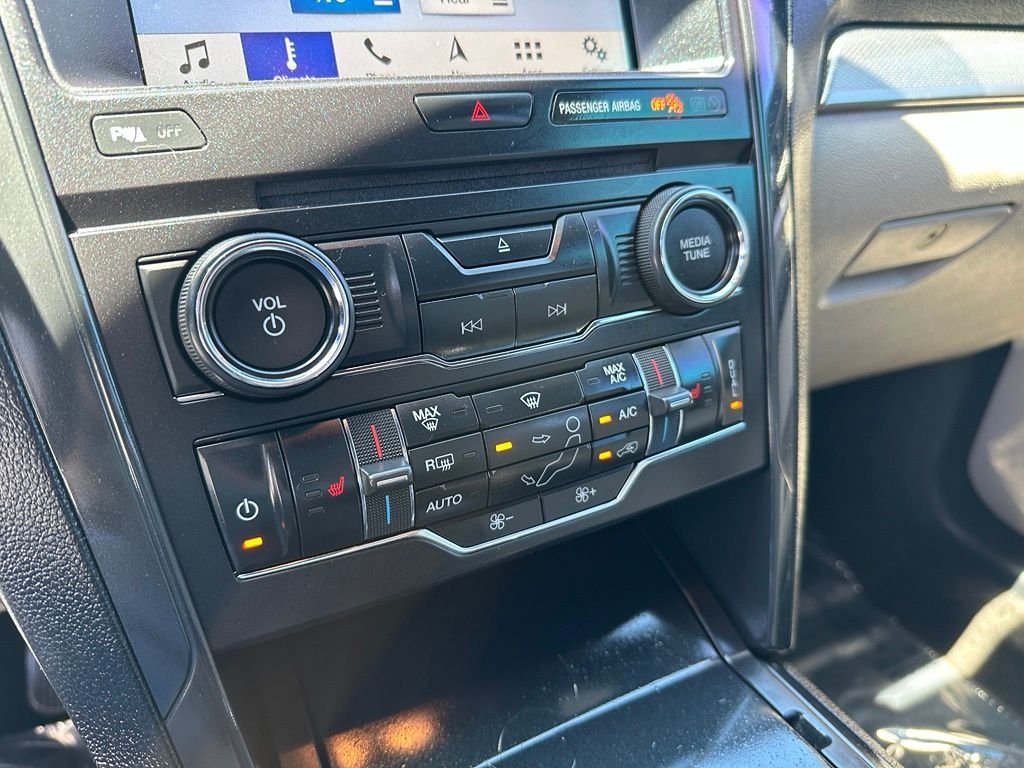 Used 2018 White Ford XLT image 5