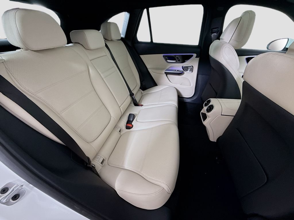 New 2026 Polar White Mercedes-Benz GLC 300 image 28