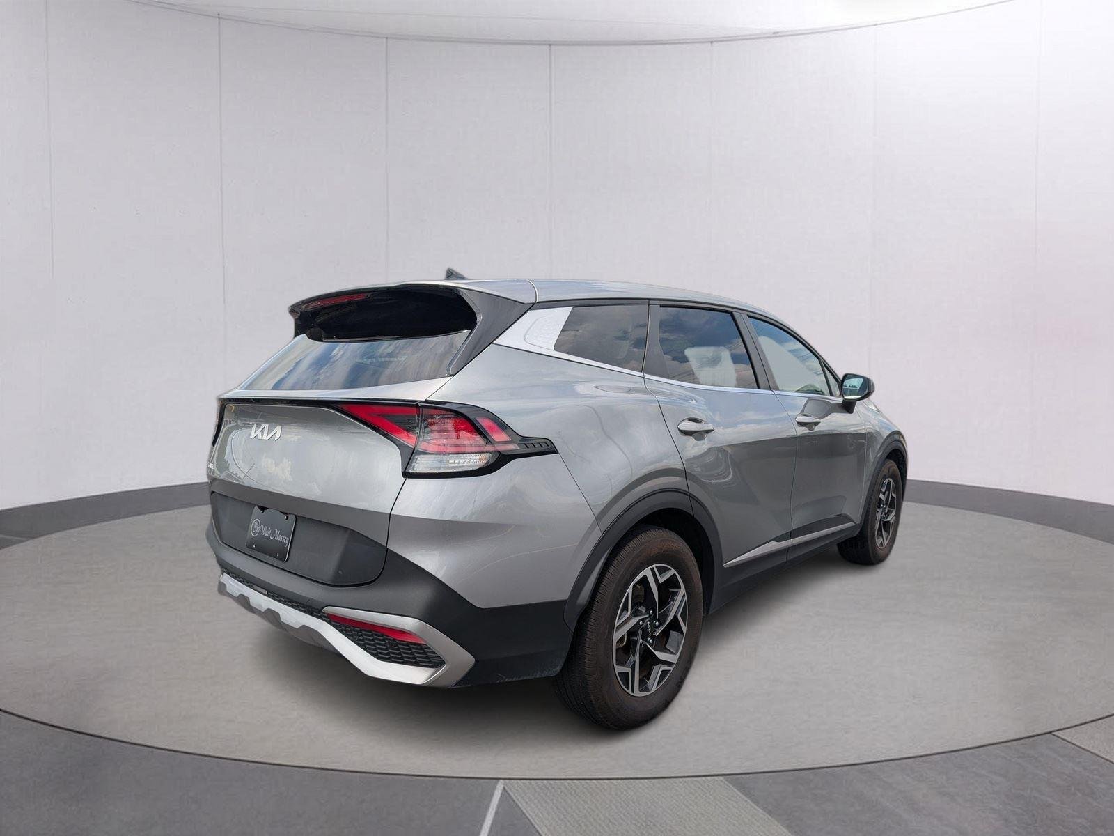 Used 2025 Steel Gray Kia LX image 5