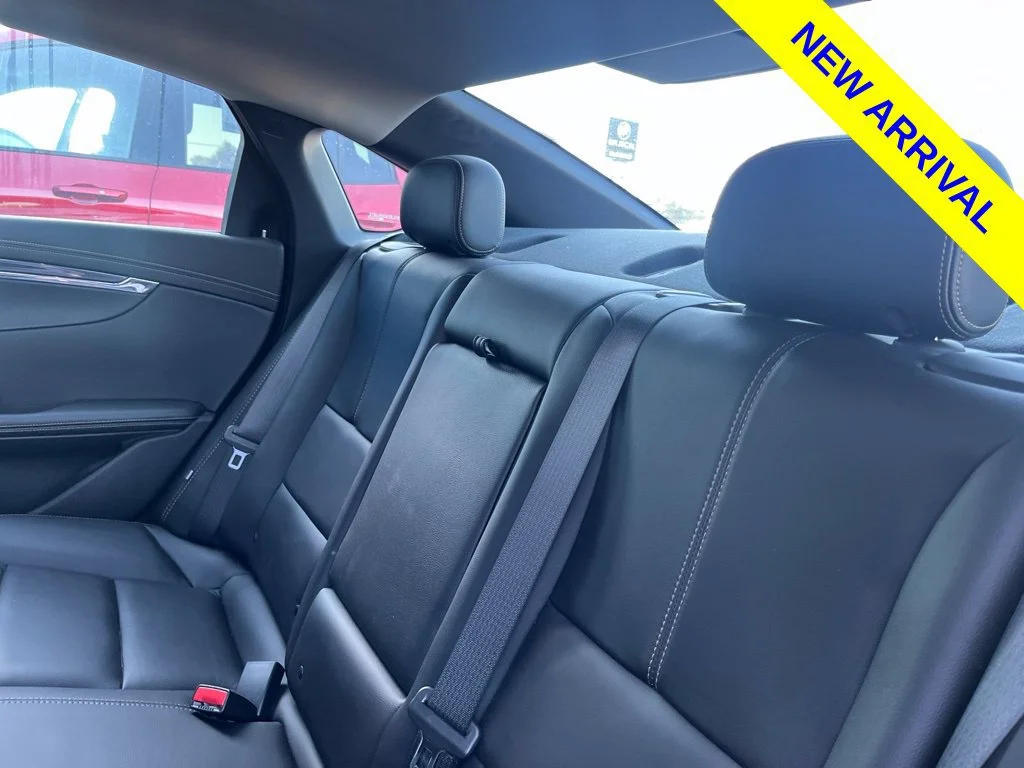 Used 2019 SILVER ICE METALLIC Chevrolet LT image 8