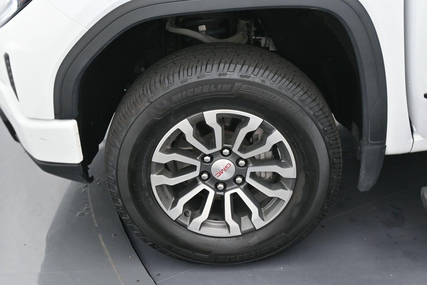 Used 2023 SUMMIT WHITE GMC AT4 image 37