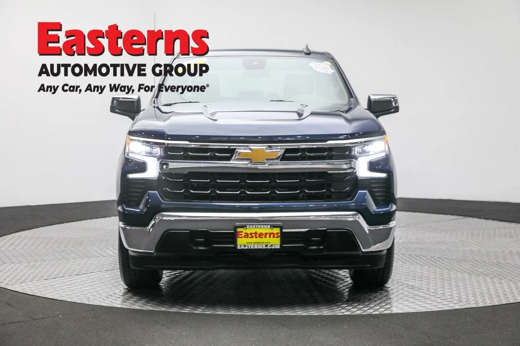 Used 2022 Blue Chevrolet LT image 2